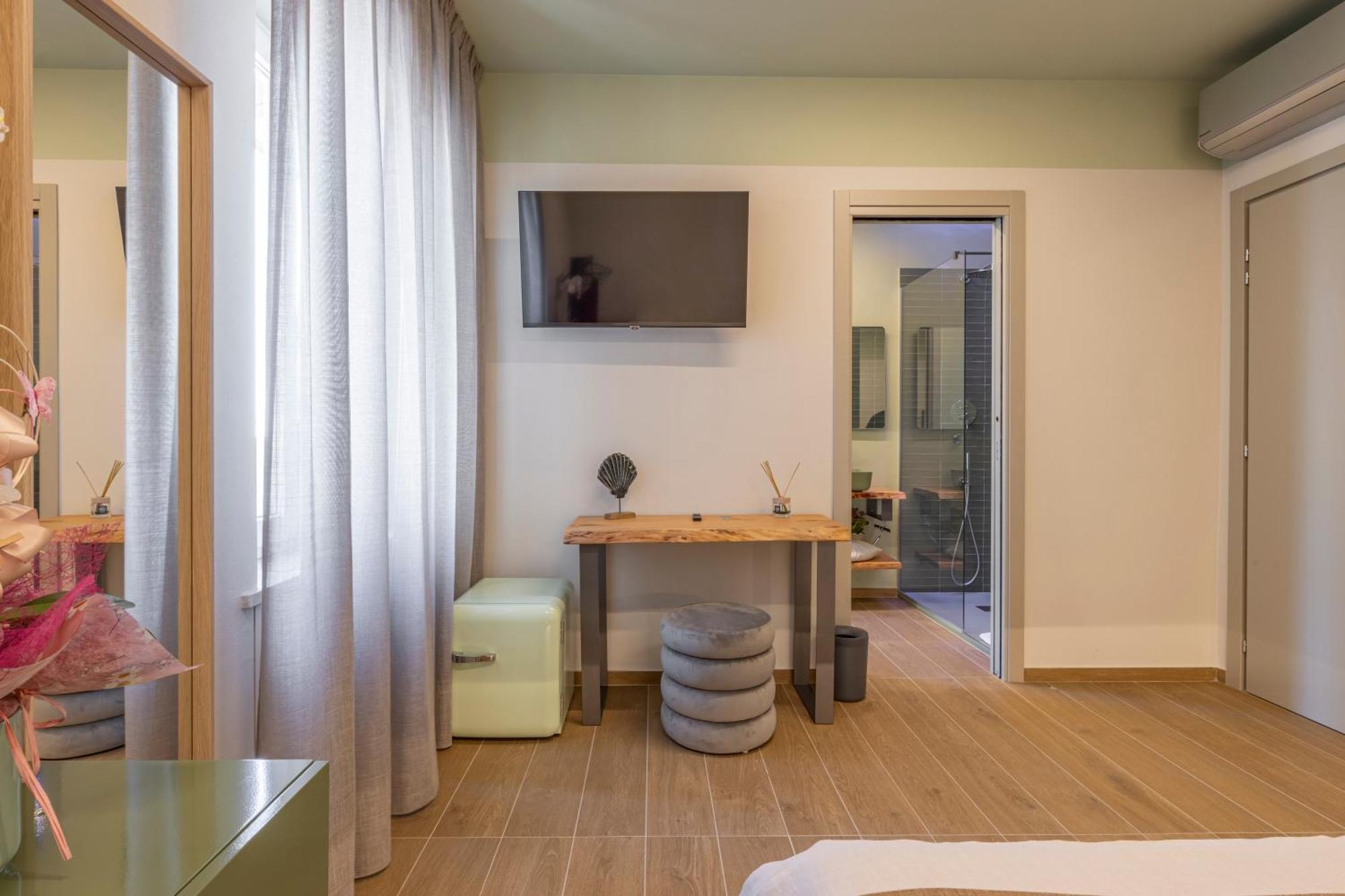 Luci Sul Mare -Boutique Rooms Follonica Exterior photo